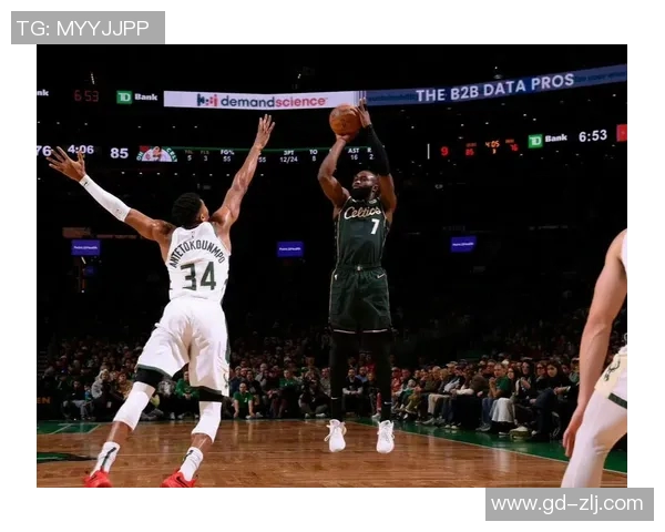 圣诞大战精彩上演篮网对决凯尔特人球迷热情高涨期待精彩表现 圣诞大战精彩上演篮网对决凯尔特人球迷热情高涨期待精彩表现